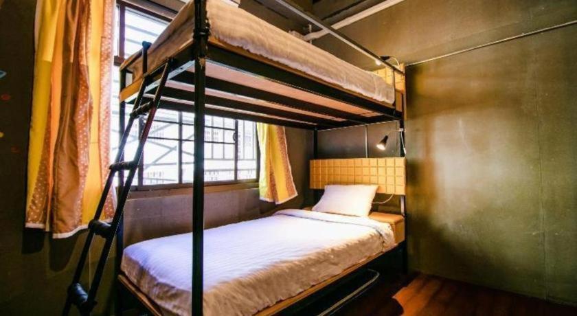 Oyo 505 Ente Space Hostel Bangkok Exterior photo